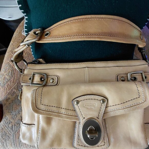 COACH 11127 Vintage Legacy Shoulder Bag - Picture 8 of 9